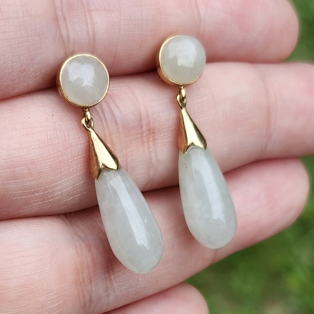 14kt gold jade teardrop dangle earrings Vintage - Picture 5 of 5